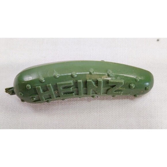Vintage HEINZ Green Cucumber Pickle Plastic Pin Brooch 1 1/8" Long - Picture 2 of 5
